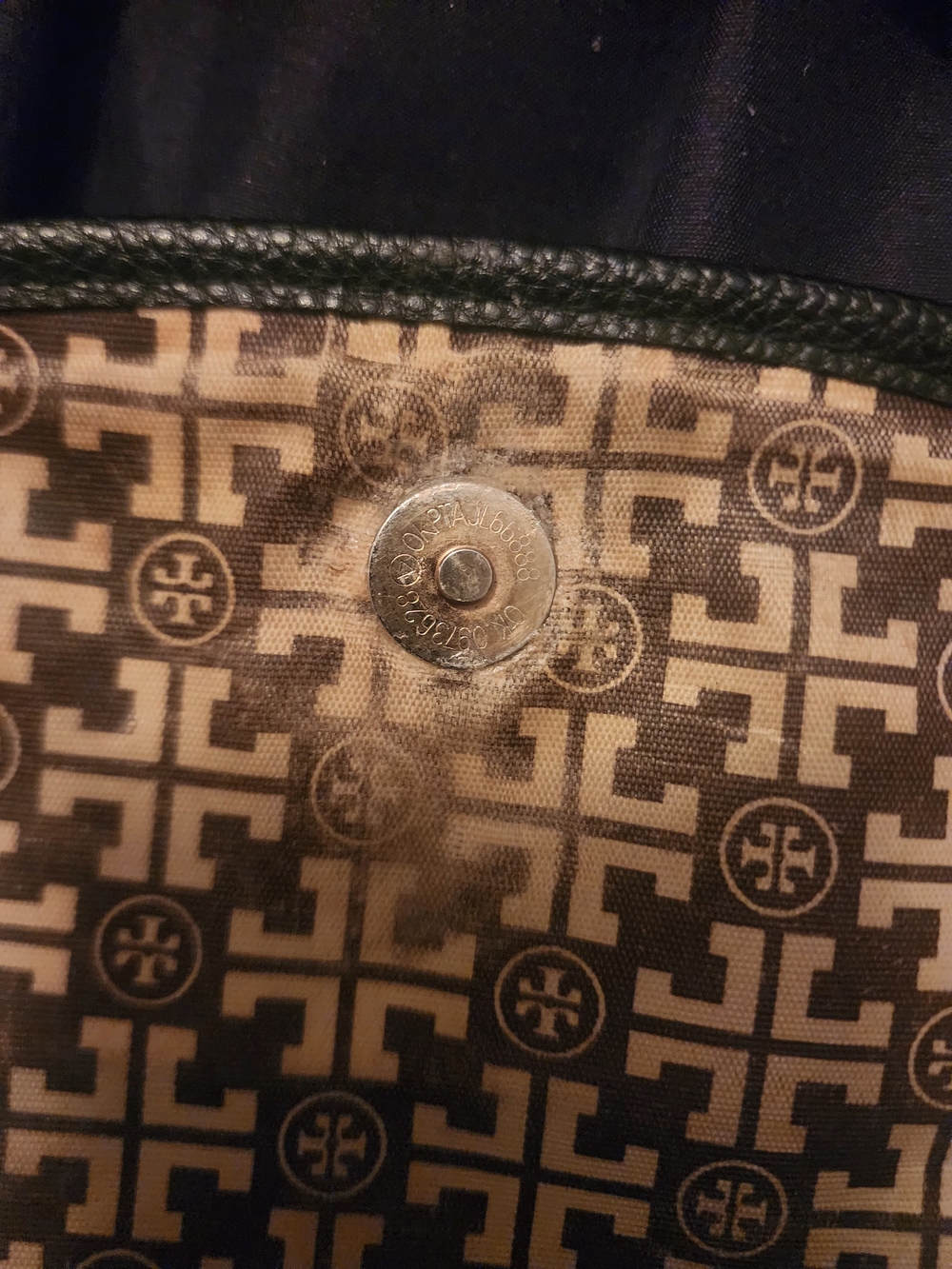 Tory Burch Black Pebbled Logo Flap Crossbody - Picture 4 of 4